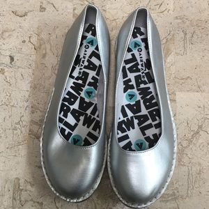 Casual Ballet Flat Metallic Silver Slip On Round Toe Airwalk Size 11